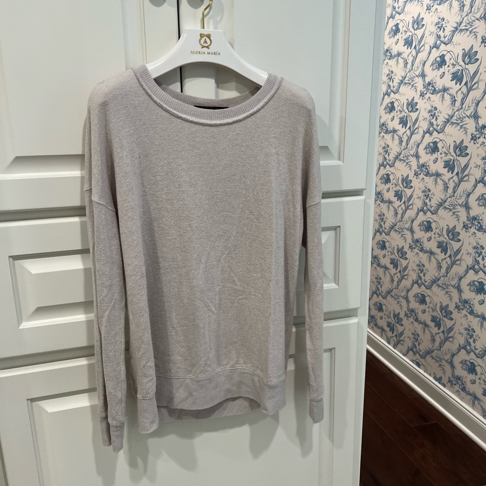 LIGHT GREY SWEATER
